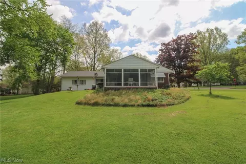Exterior - 804 Crestview Dr, Boardman, OH 44512 photo 8 of 15