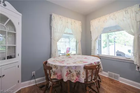 Dining - 804 Crestview Dr, Boardman, OH 44512 photo 3 of 4