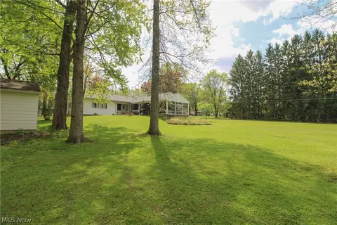 Exterior - 804 Crestview Dr, Boardman, OH 44512 photo 3 of 15