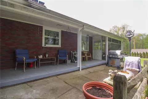 Exterior - 804 Crestview Dr, Boardman, OH 44512 photo 7 of 15