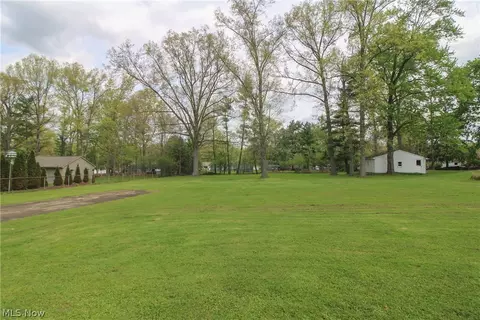Exterior - 804 Crestview Dr, Boardman, OH 44512 photo 12 of 15
