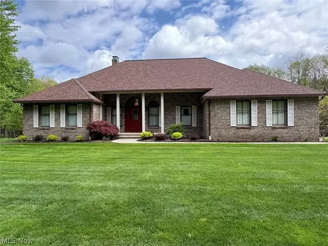 6475 Taylor Rd, Painesville, OH 44077