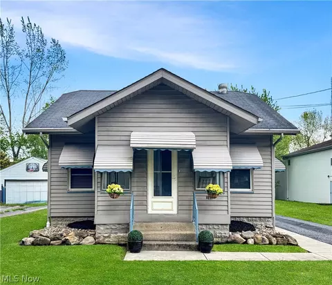 253 N Salem Warren Rd, North Jackson, OH 44451