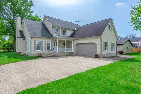 212 Brown St, Wellington, OH 44090