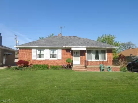 2488 Dale Ave, Rocky River, OH 44116