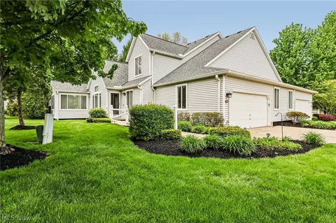 566 Queens Ct, Copley, OH 44321