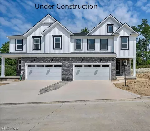 2079 Glenmont Dr, Brunswick, OH 44212