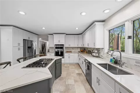 Kitchen - 5045 Crofton Ave, Solon, OH 44139 photo 3 of 4