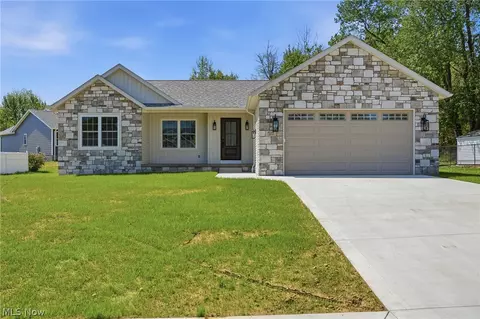517 Whitetail Trl NE, Canton, OH 44704