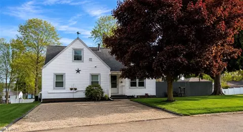 375 E Huston St, Barberton, OH 44203