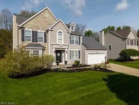 964 Kings Cross Dr, Wadsworth, OH 44281