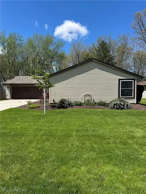 6868 Middlebrook Blvd, Middleburg Heights, OH 44130