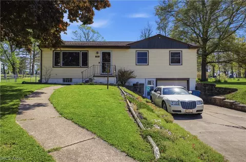 20 James St, Columbiana, OH 44408