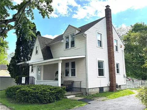 145 S Vine St, Columbiana, OH 44408