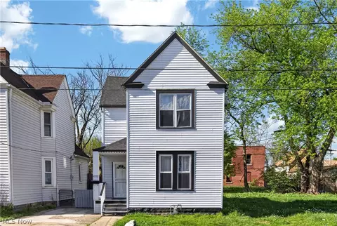 2212 Selzer Ave, Cleveland, OH 44109