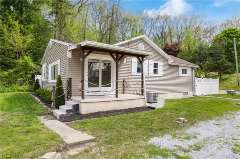 3771 S Turkeyfoot Rd, New Franklin, OH 44319