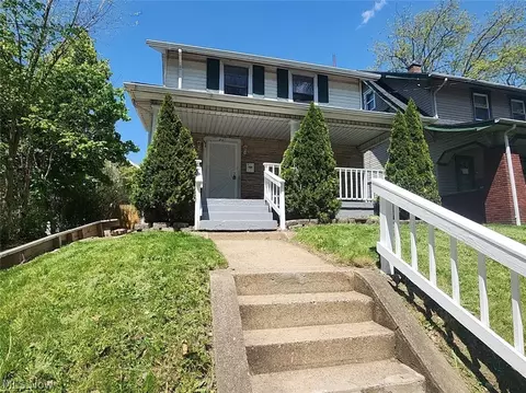 907 14th St NE, Canton, OH 44714