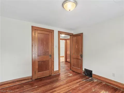 Bedroom - 190 E Brookside Ave, Akron, OH 44301 photo 3 of 9