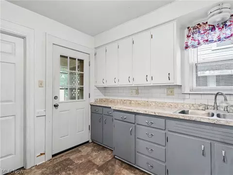 Kitchen - 190 E Brookside Ave, Akron, OH 44301 photo 2 of 2