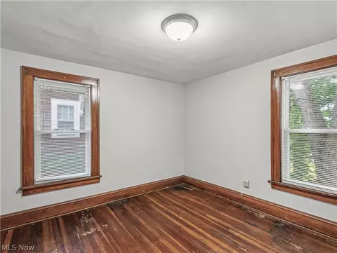 Bedroom - 190 E Brookside Ave, Akron, OH 44301 photo 4 of 9