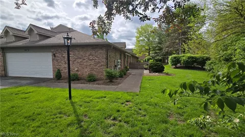 2708 Shakespeare Ln #2708, Avon, OH 44011