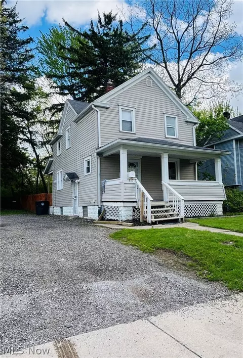 517 East Ave, Akron, OH 44320