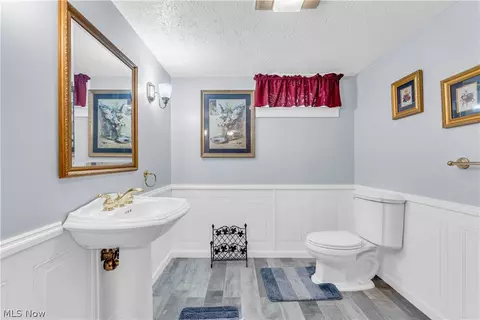 Bath - 4320 E Sprague Rd, Broadview Heights, OH 44147 photo 5 of 5