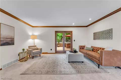 Living - 4320 E Sprague Rd, Broadview Heights, OH 44147 photo 4 of 4