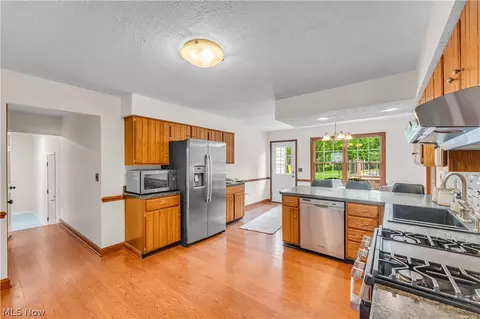 Kitchen - 4320 E Sprague Rd, Broadview Heights, OH 44147 photo 1 of 3