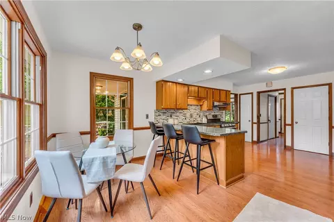 Dining - 4320 E Sprague Rd, Broadview Heights, OH 44147 photo 1 of 4