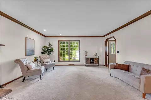 Living - 4320 E Sprague Rd, Broadview Heights, OH 44147 photo 3 of 4