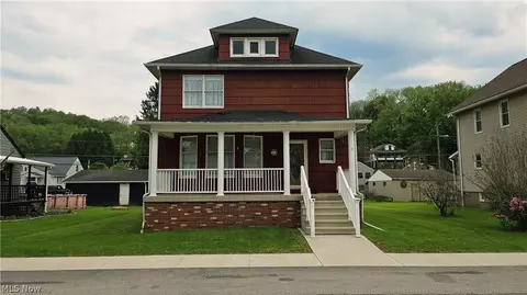 131 Sycamore St, Adena, OH 43901