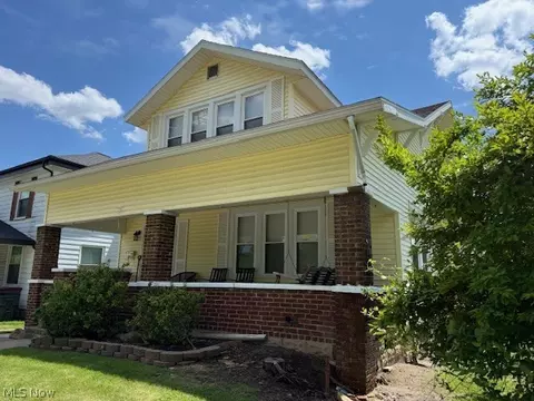 66 W High St, New Concord, OH 43762