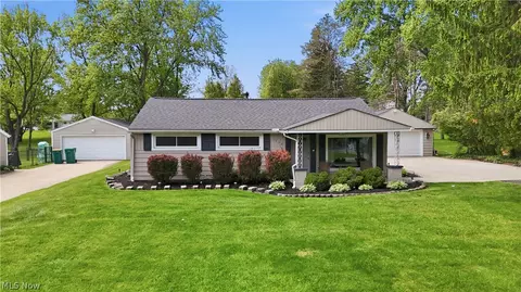 1758 Westwood Dr, Twinsburg, OH 44087