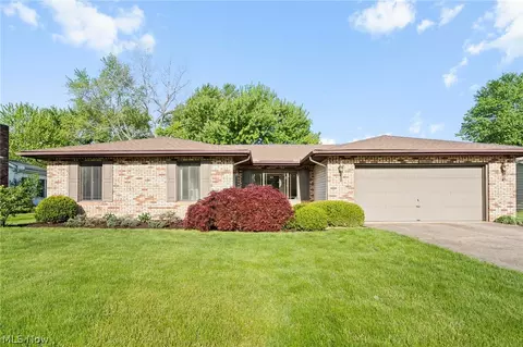 35671 Chesterfield Dr, North Ridgeville, OH 44039