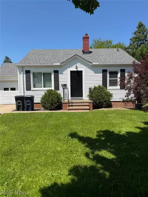 5141 Bridgewater Rd, Lyndhurst, OH 44124