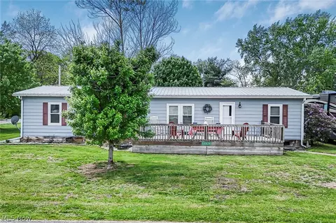 12825 2nd Ave, Trinway, OH 43842