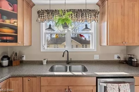 Kitchen - 35 Lyle Rd, Wheeling, WV 26003 photo 3 of 4