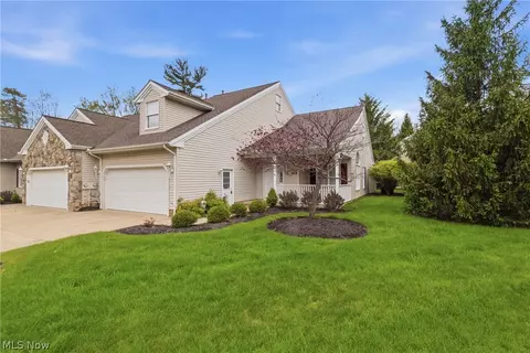 14480 Quail Ridge Dr #76, North Royalton, OH 44133