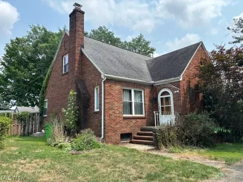 14 11th St SW, Massillon, OH 44647