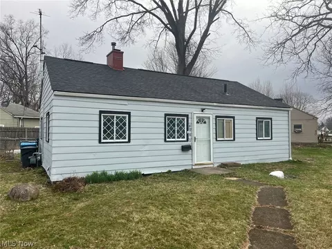 Exterior - 4061 Gregus Ave, Lorain, OH 44055 photo 2 of 2