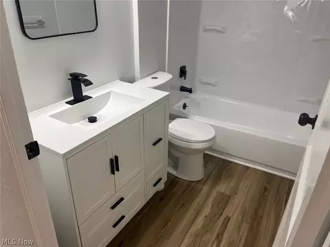 Bath - 4061 Gregus Ave, Lorain, OH 44055 photo 3 of 3