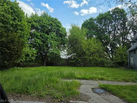 Montgomery Avenue, Cleveland, OH 44104