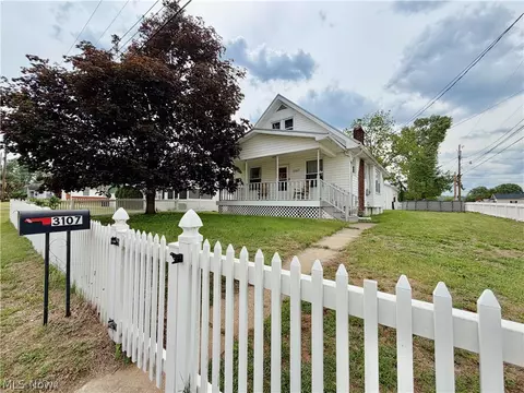 3107 9th Ave, Vienna, WV 26105