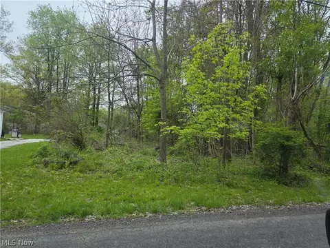 Henderson, Ravenna, OH 44266