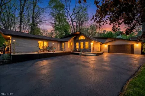 1361 Main St, Lakemore, OH 44250