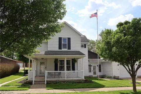 118 2nd Ave NW, Beach City, OH 44608