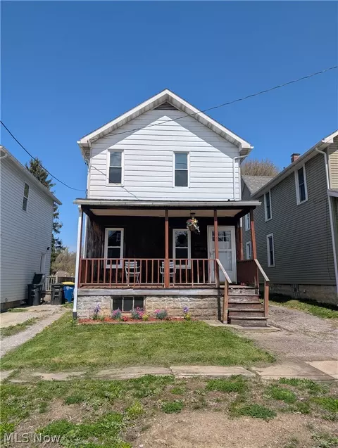 909 E 16th St, Ashtabula, OH 44004