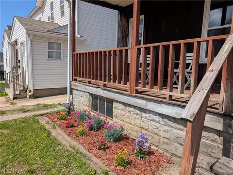 Exterior - 909 E 16th St, Ashtabula, OH 44004 photo 3 of 4