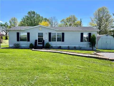9741 Yoder Rd, Sterling, OH 44276